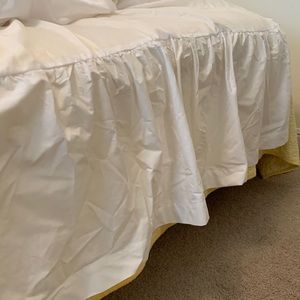 Full size Bed skirt